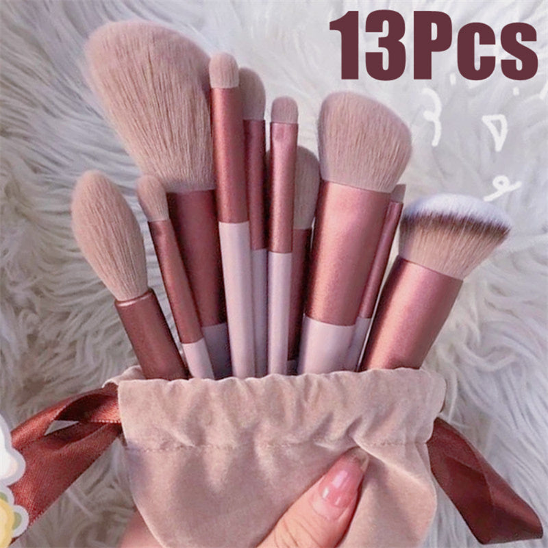 Makeup collection: a 13-piece brush set, part of the brushes, lipsticks, liners and palettes range