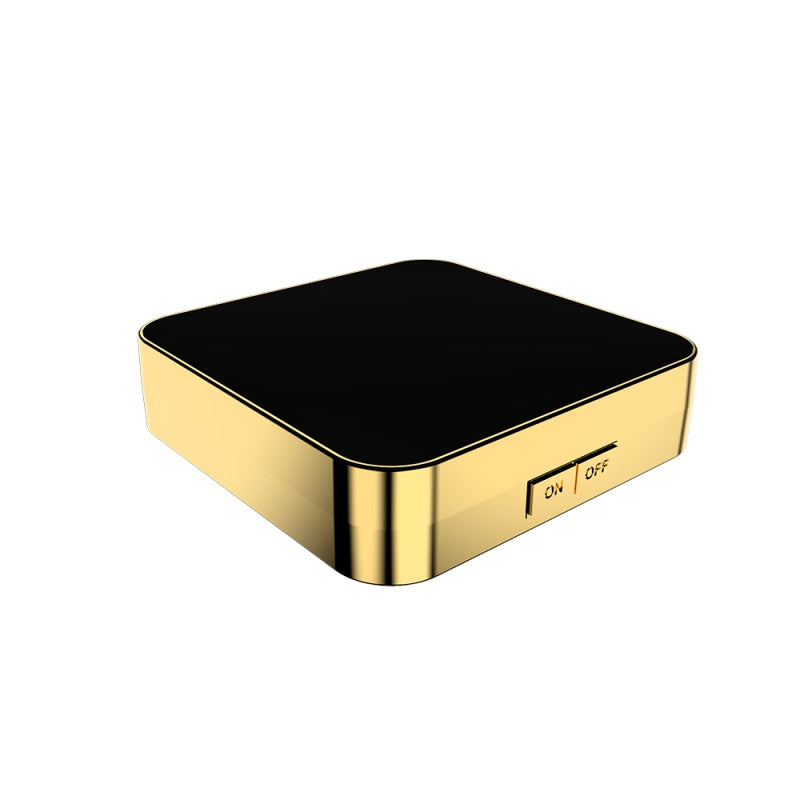 Makeup mirror for everyday cosmetic application