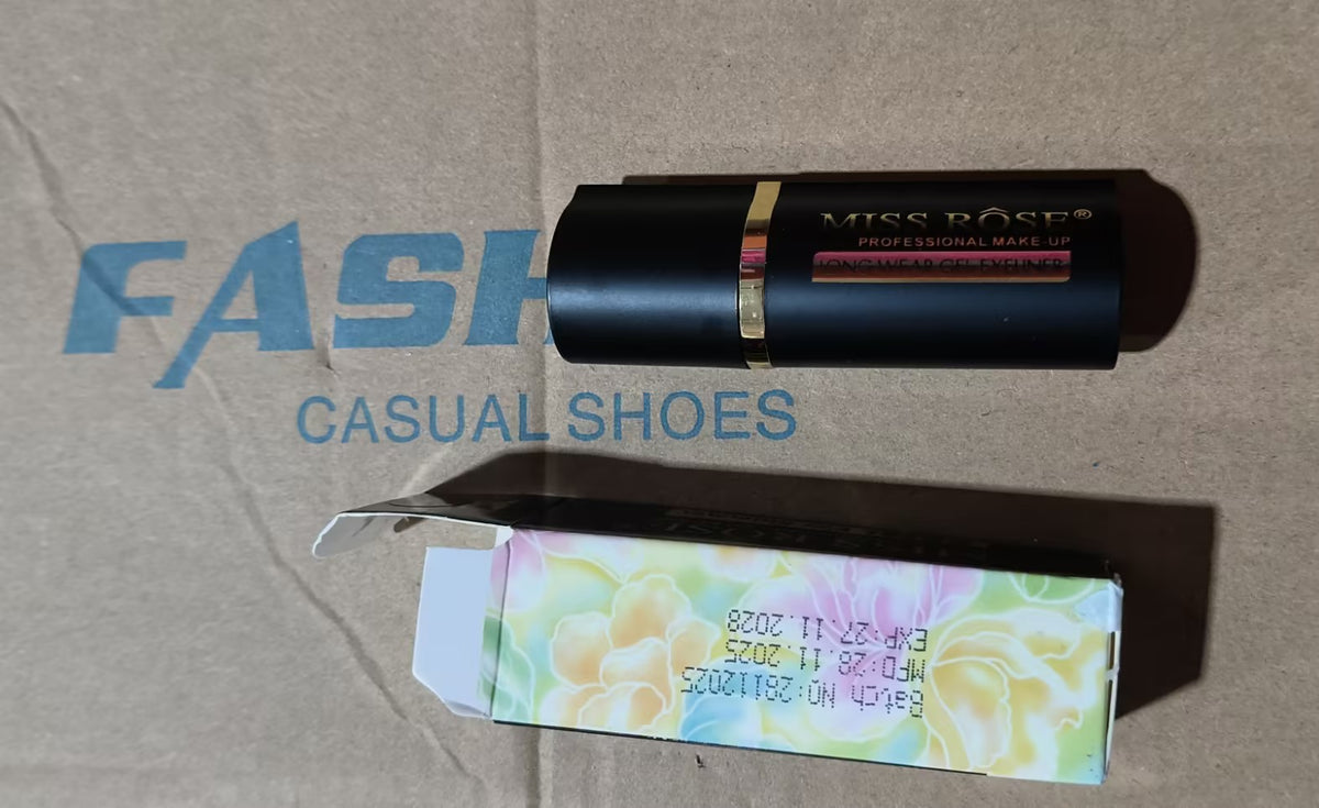 Waterproof black liquid eyeliner pen - alternate view 6